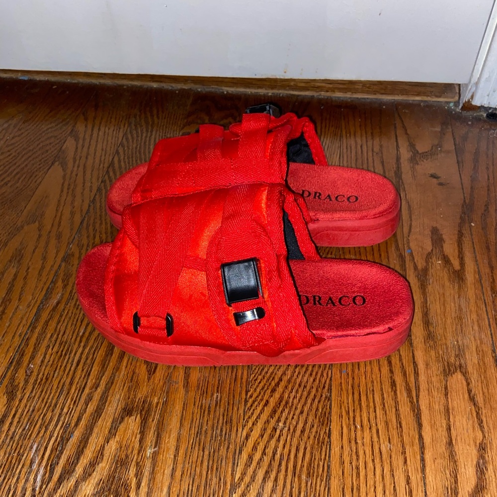 Draco slide- Size 5-6 Red. Brand New - Picture 1 of 4